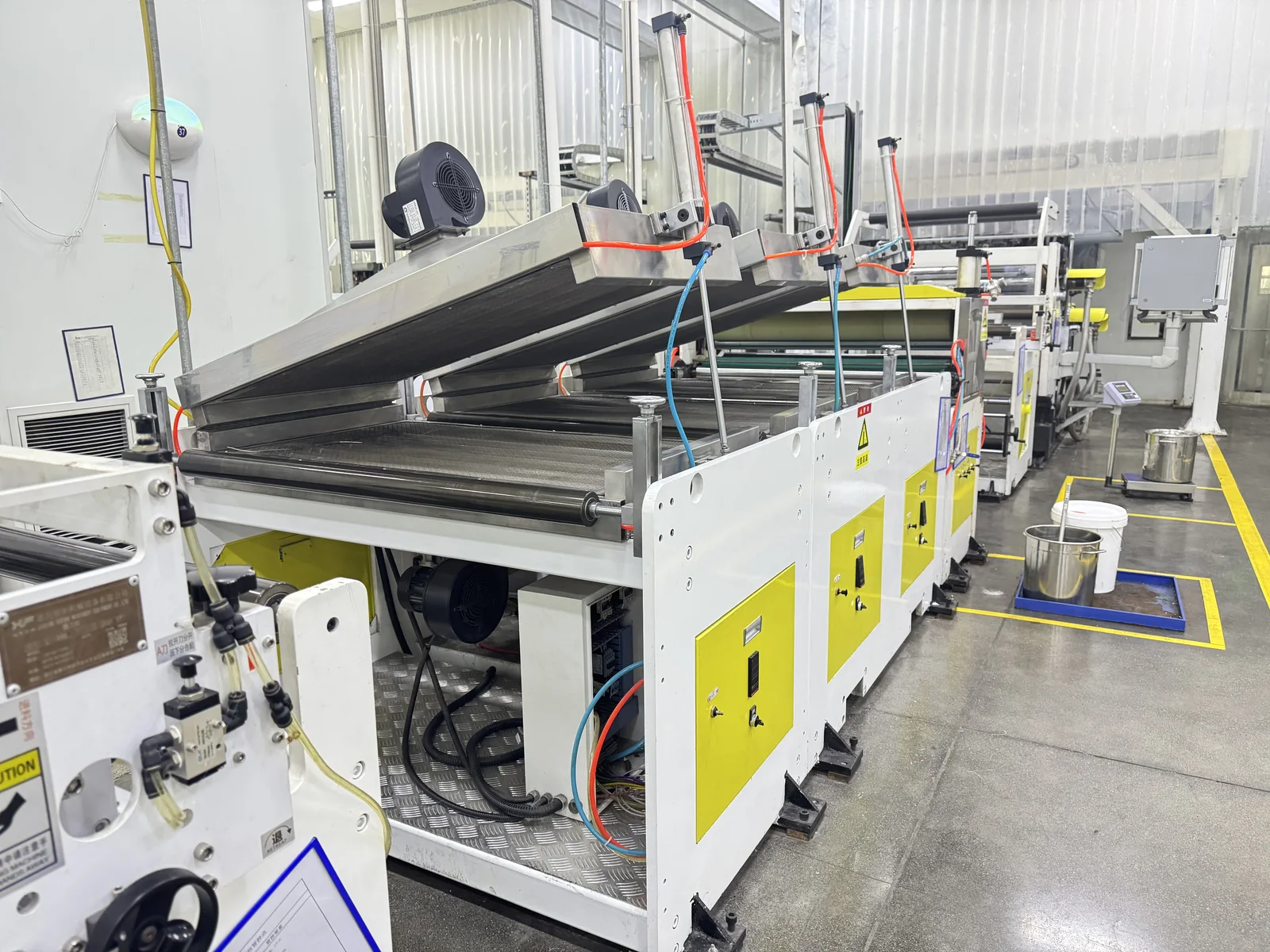 Thermoforming equipment — view 1