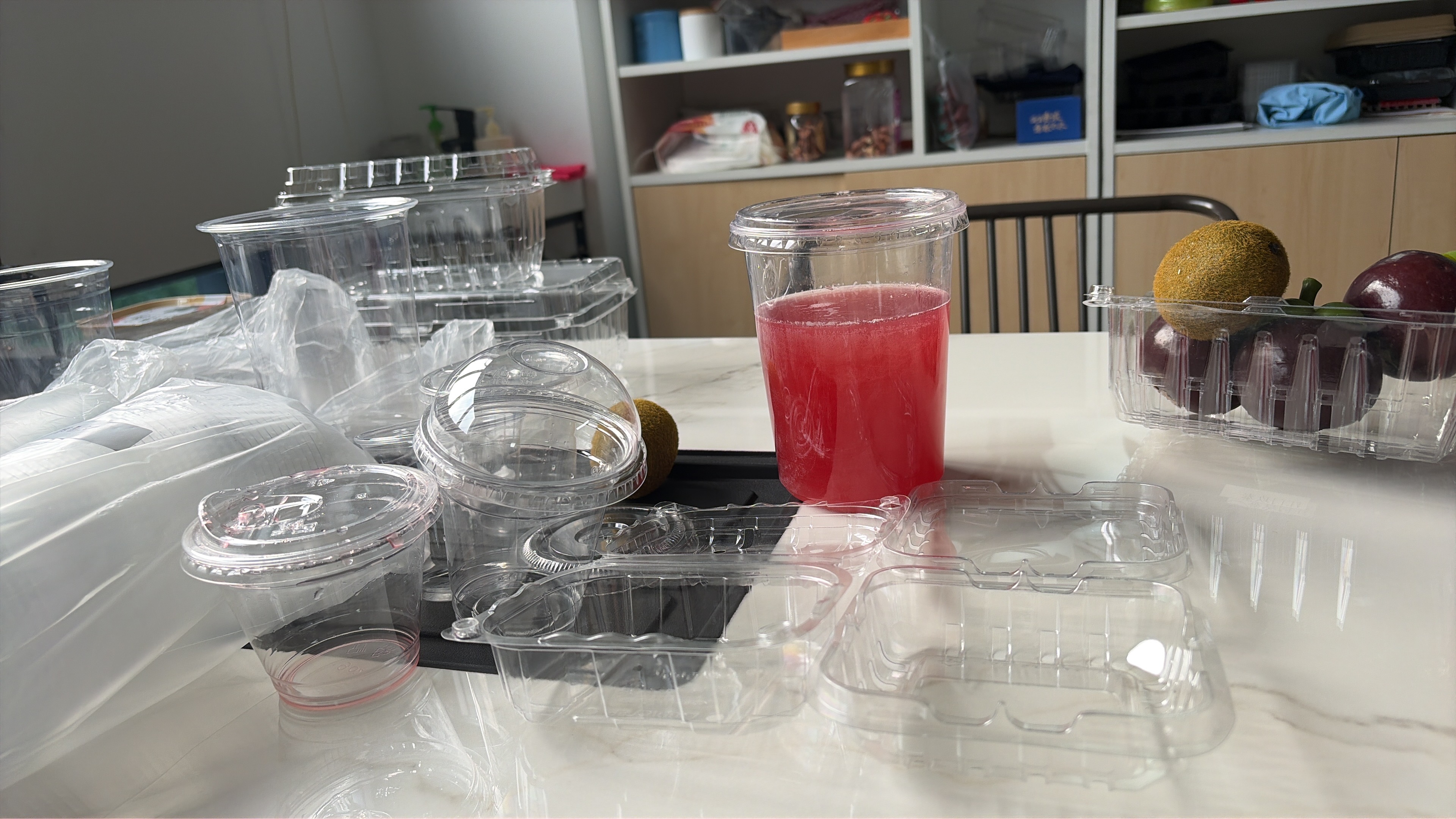 Cup and lid guide — view 4
