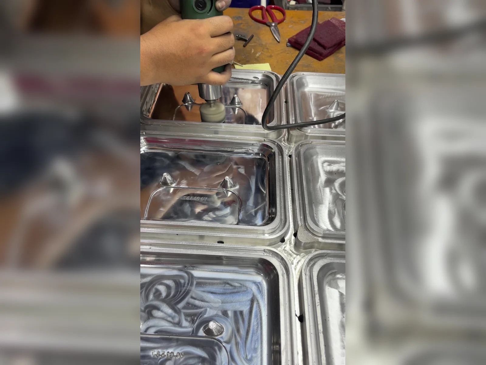 Polishing a cavity surface